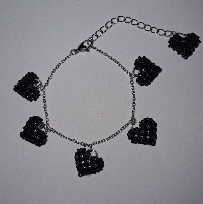 Браслет с сердечками