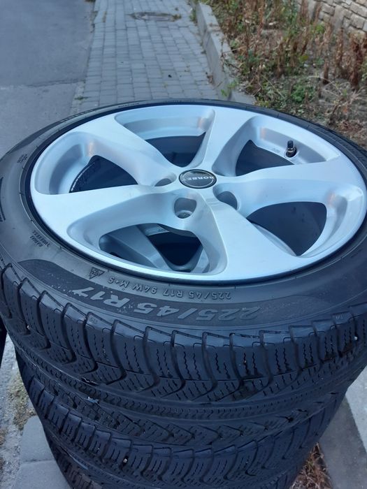 Тітани,диски,шини r17 5/110 чудовий стан!