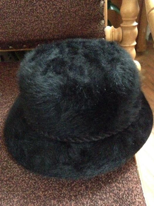 Czarny ciepły kapelusz - rozm. 56 cm