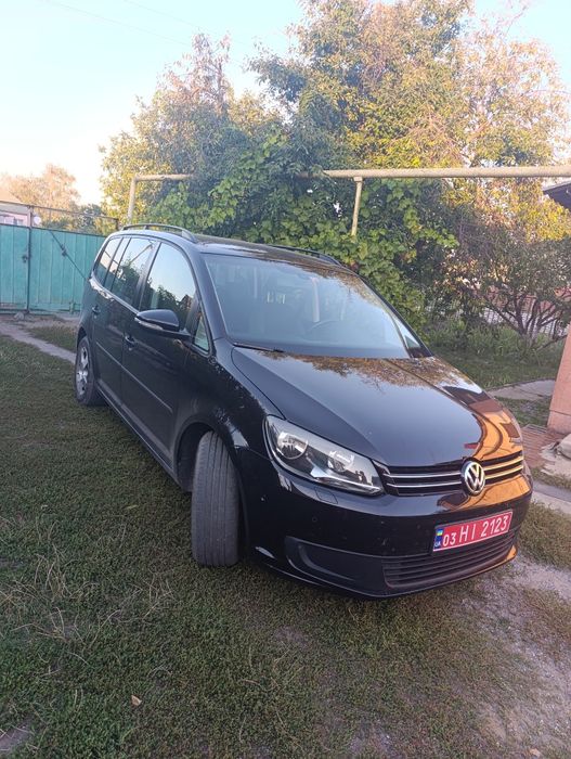 Продам Volkswagen Touran 2011 року