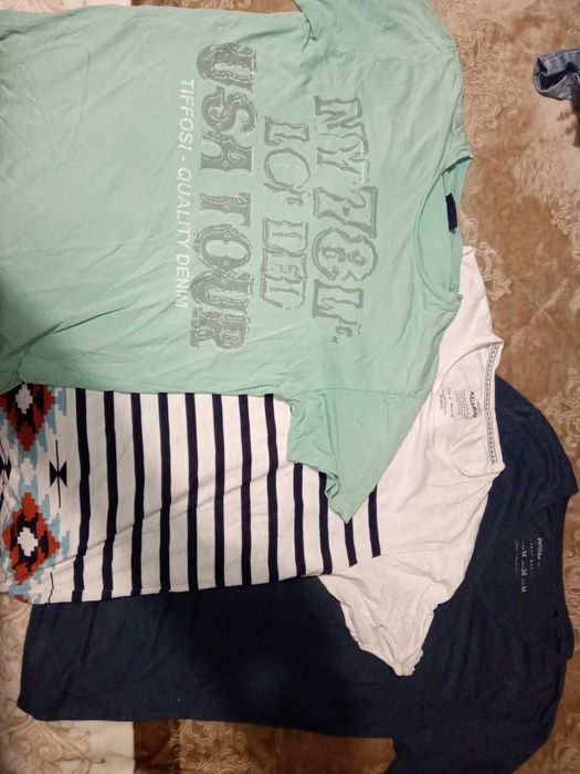 T-shirts Pull Bear, Tiffosi, Bershka