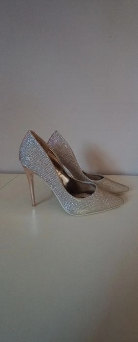 Złote szpilki DeeZee rozm. 36