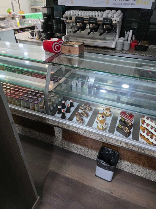 Cede-se Posição Restaurante E Pastelaria C/ Fabrico