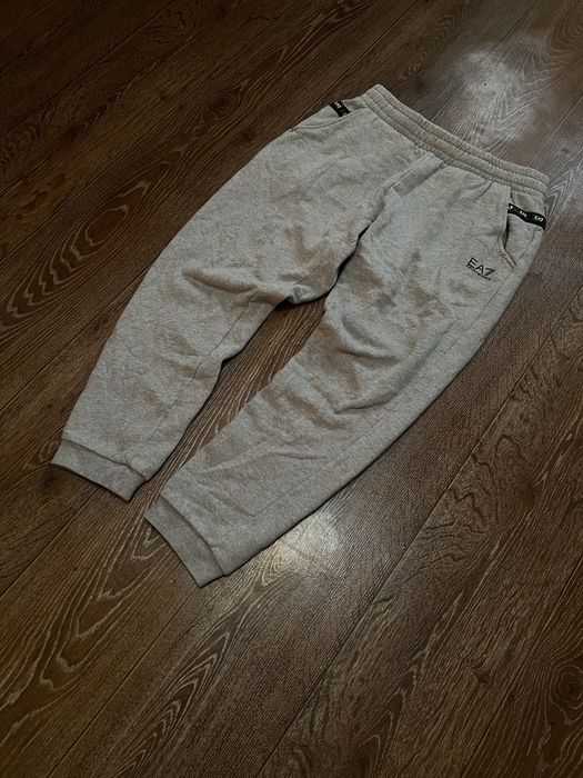 Спортивні штани EA7 Emporio Armani / Чоловічі сірі джогери Армані оригінал