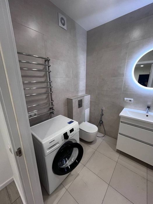 Здам сучасну 3х кімнатну квартиру студію в Центрі!