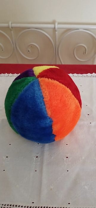 Bola peluche com som