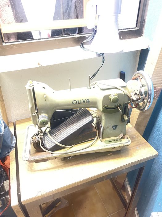 Maquina de costura OLIVA