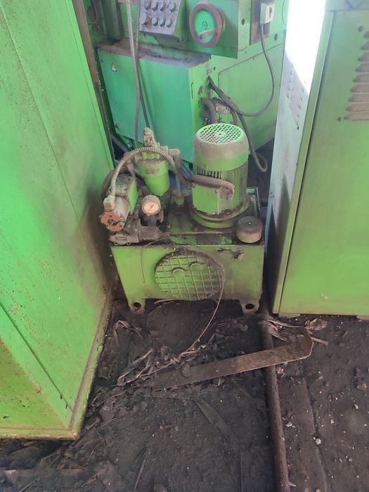 Універсально-заточний верстат 3Е642Е