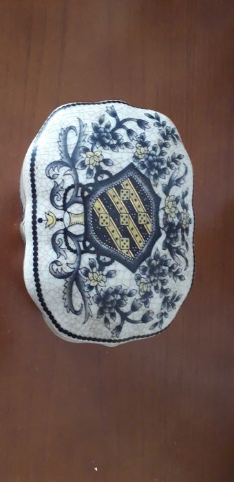 Porta jóias em porcelana antiga