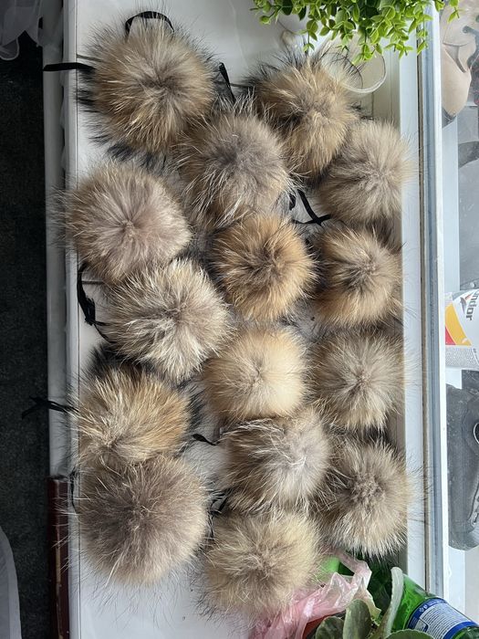 Балабон на шапку мех натуральный енот