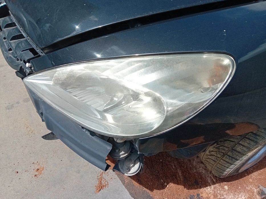Ótica / farol esquerda PEUGEOT 607 (9D, 9U)