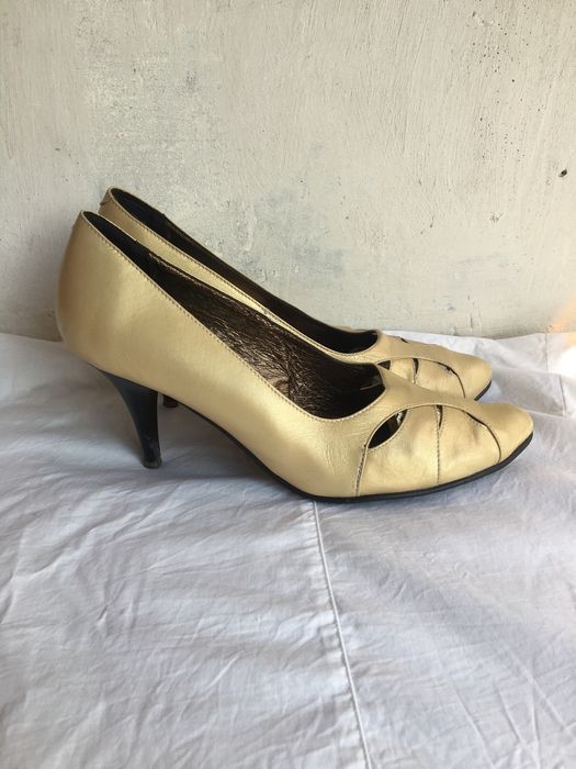 Туфли на шпильке, кожанные, женские, удобные.