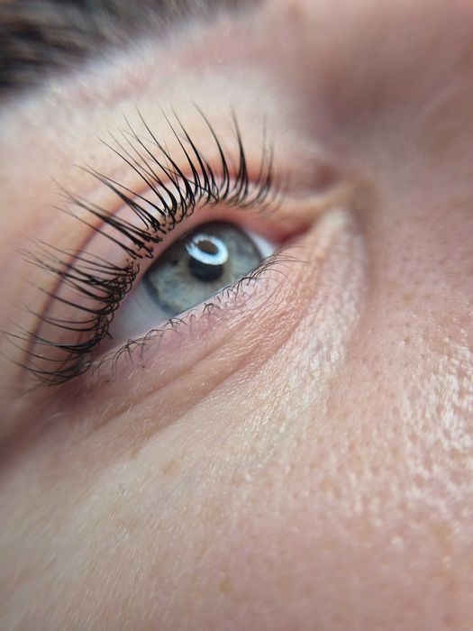 Ламінування брів та вій