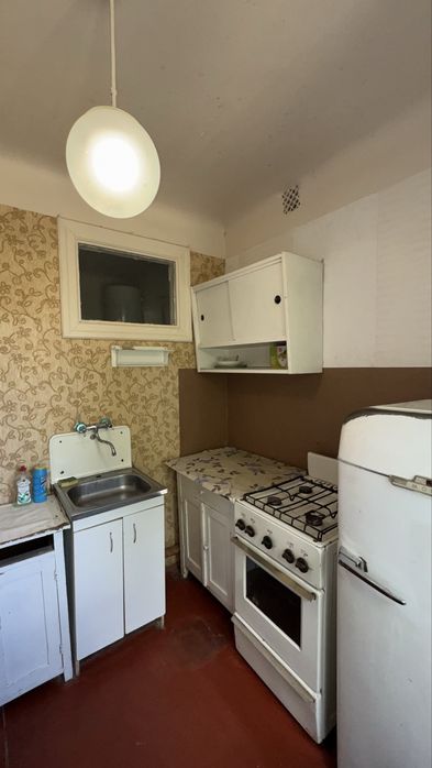 Продаю 3 ккв в Чугуеве ( Авиатор ) возле школы