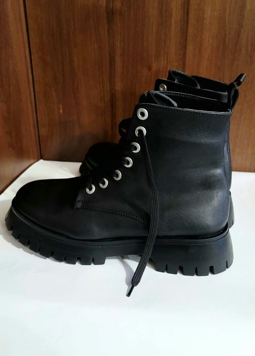 Продам ботинки lc waikiki демисезонные