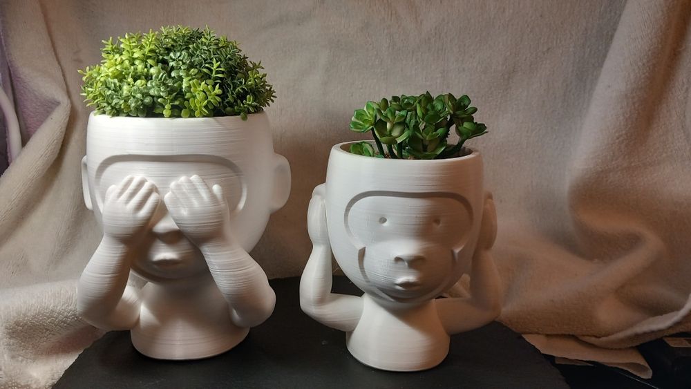 Blind or deaf monkey vase64282371400449124