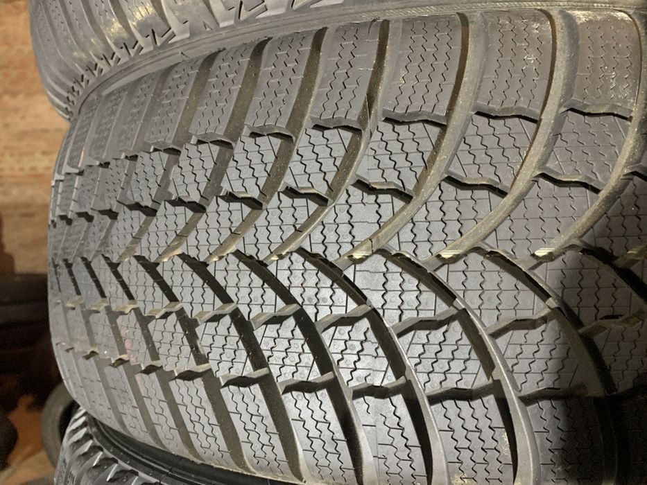 шини б/у зима 205/55 R16 Bridgestone Blizzak LM005