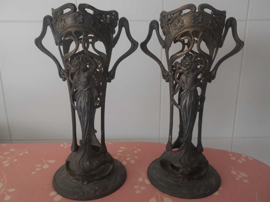 Dois belíssimos e muito raros cachepots, estilo Arte Nova