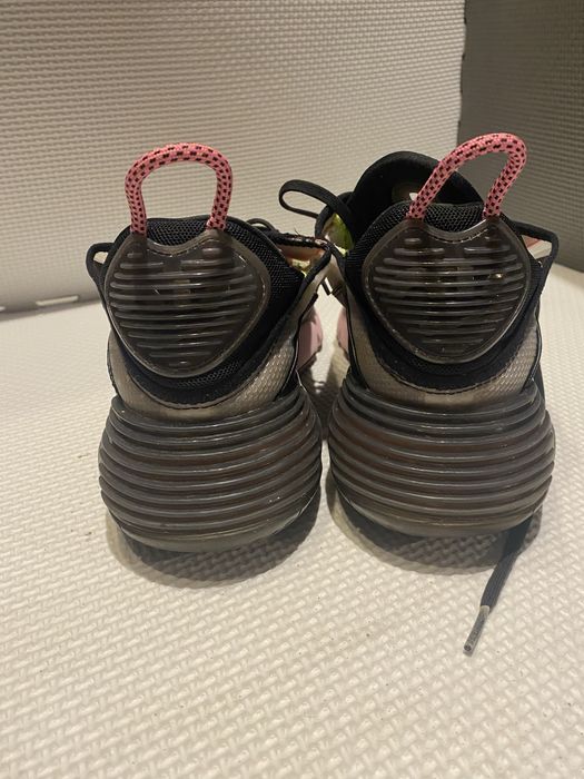 Wyjątkowe Nike 42