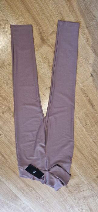 Leginsy nowe z metką