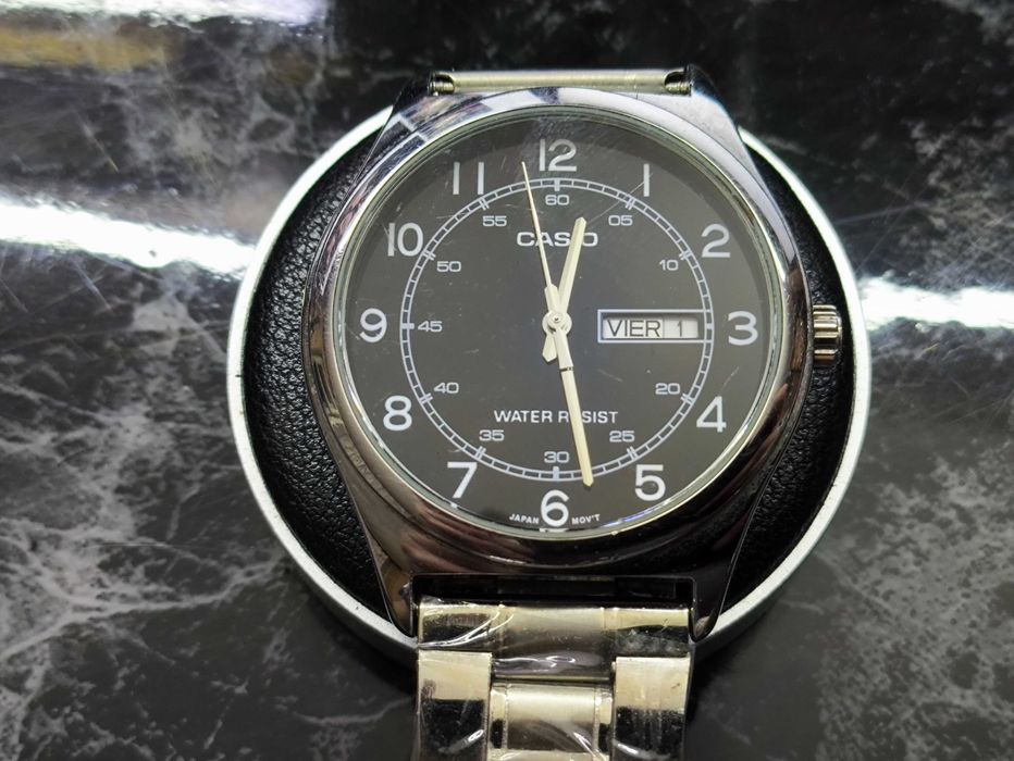 Оригинальные часы Casio в коллекцию или для повседневного использования.