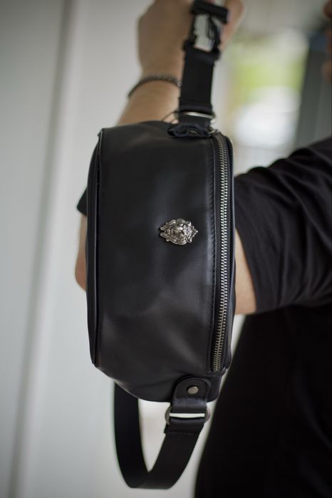 Стильна шкіряна бананка, чоловіча сумка на грудь з натуральної шкіри