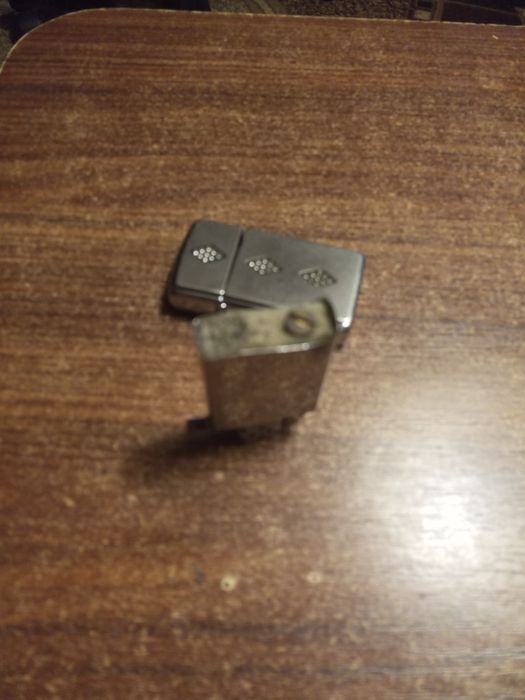 Запальничка на бензин