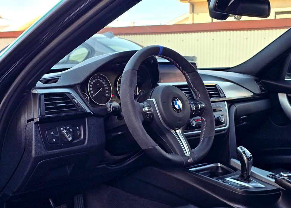 BMW 320d f30 pack m 2.0 "look m3"