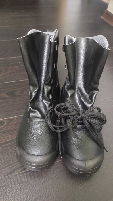 Продам чоловічі робочі черевики р. 44