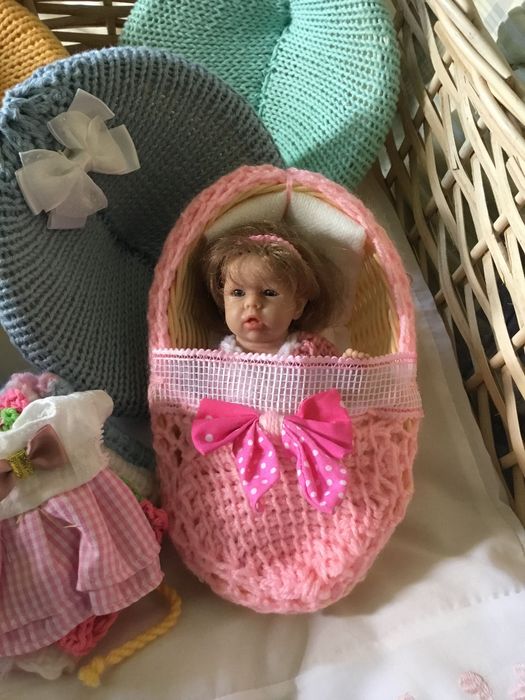Mini bebé reborn com acessórios