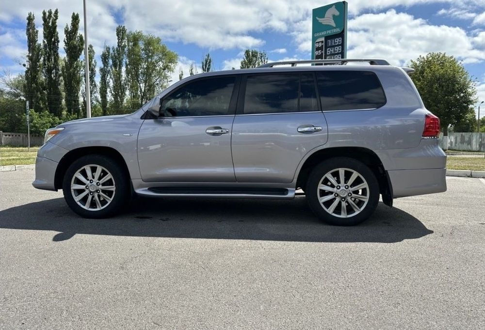 Lexus LX570 2011 офіциал!