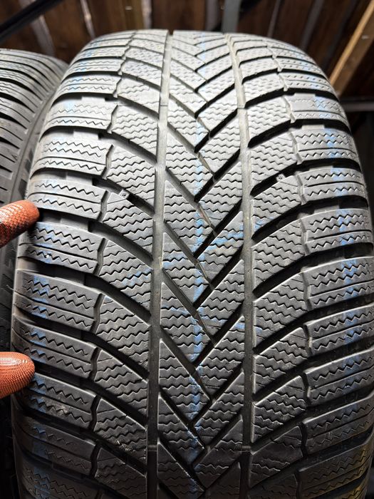 255/55 R18 Bridgestone 2шт