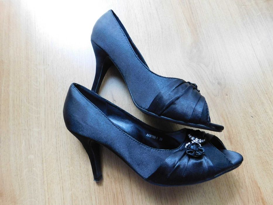 NOVA buty czarne szpilki 39