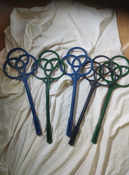 Выбивалка для ковров новая.