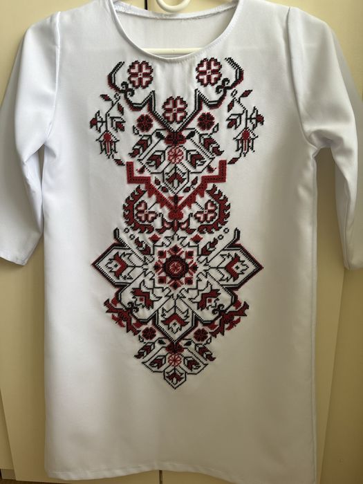 Вишите плаття для дівчинки