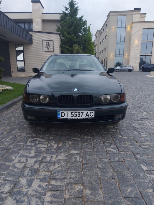 BMW 5-series e39 528i