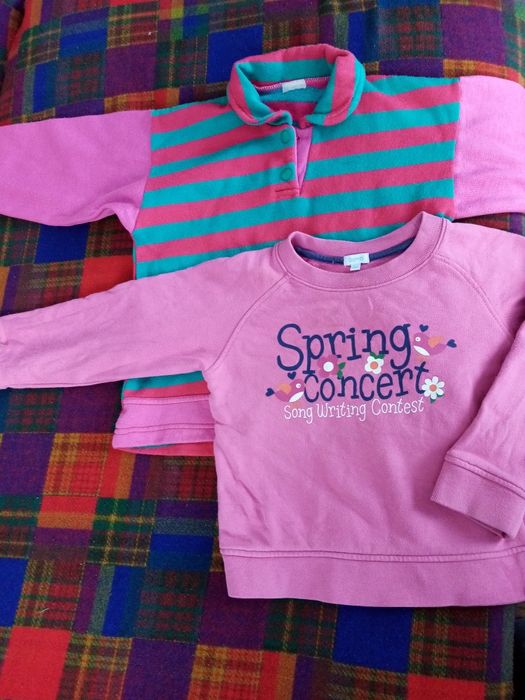 Светрики по 5 - 25 грн,