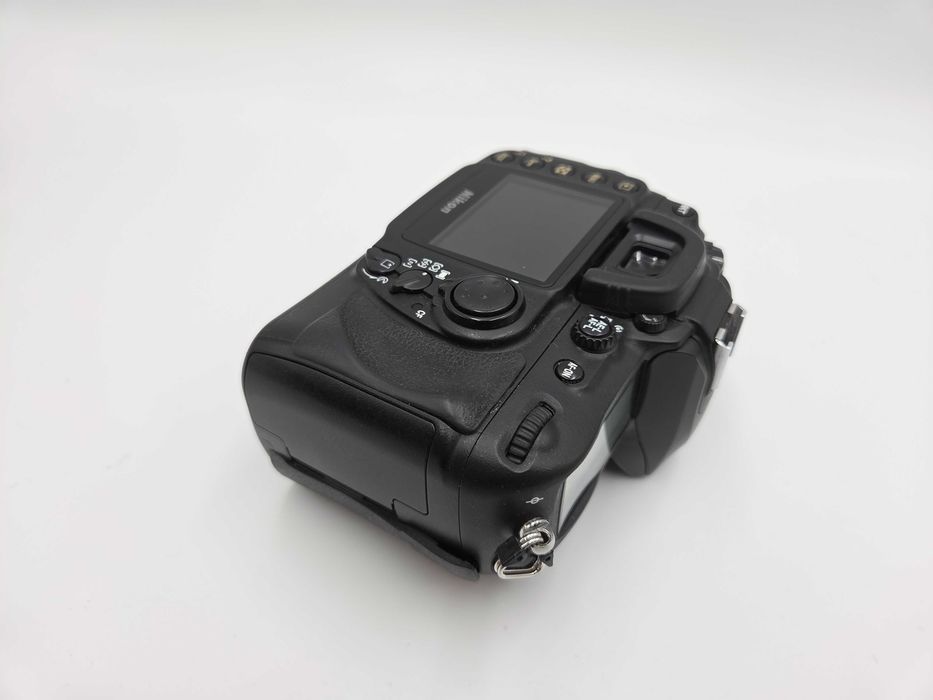 WYPRZEDAŻ Aparat Nikon D200 body - 27 tys. zdjęć- solidny i niezawodny