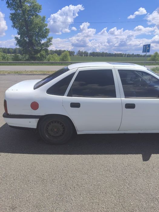 Продам Опель вектра А 1.6
