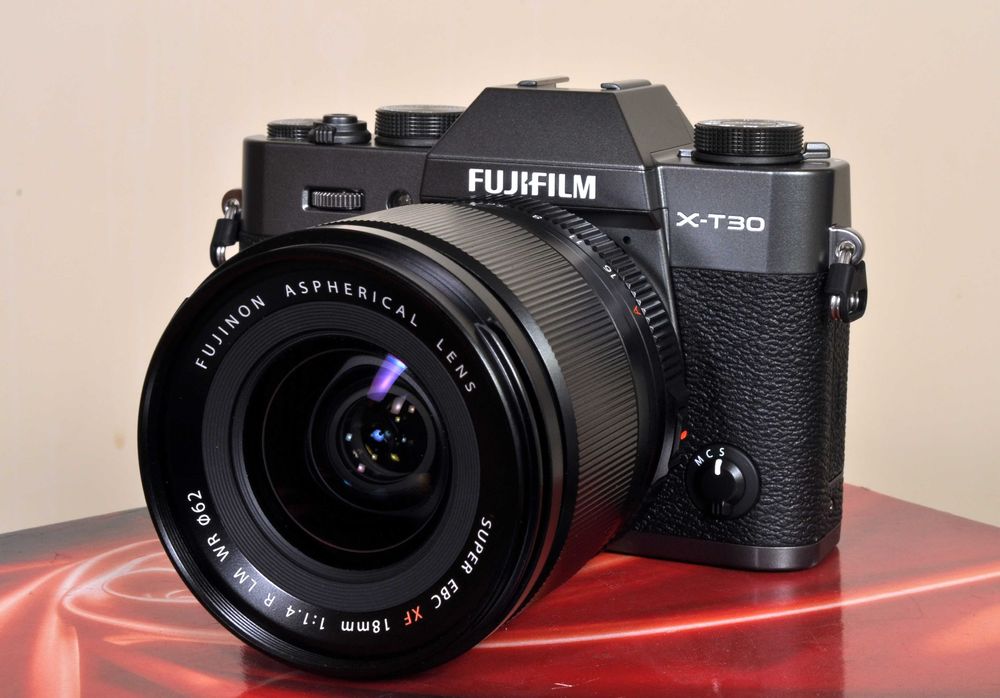 Fuji X-T30III novo + XF 18mm F: 1.4 WR como novo. Garantia Fuji PT.