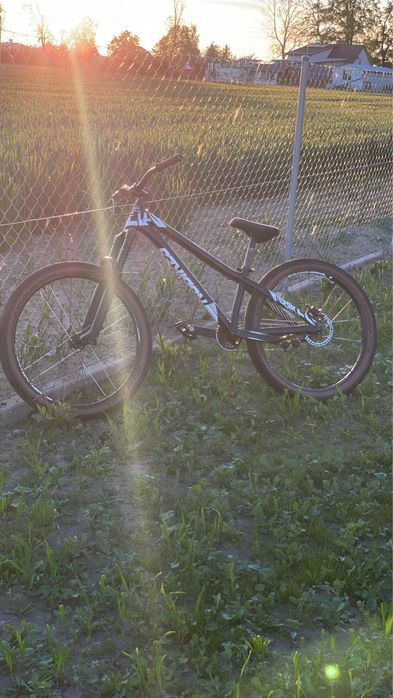 Dirt Ns bikes liar