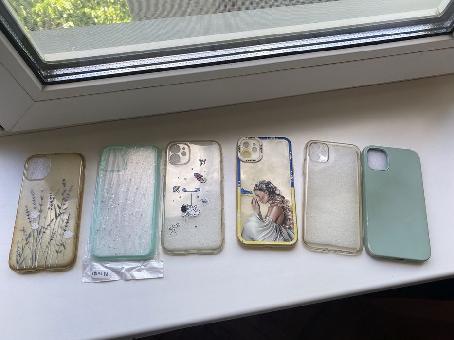 Чохли на iPhone 11