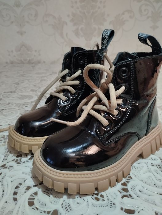 Дитячі черевички в дуже гарному стані