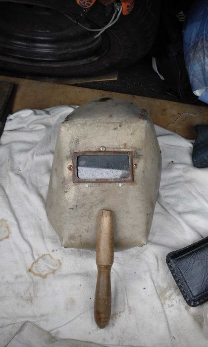 Патрон .Розетка .  Маска сварщика. В\помпа2105.Переключатель дрели