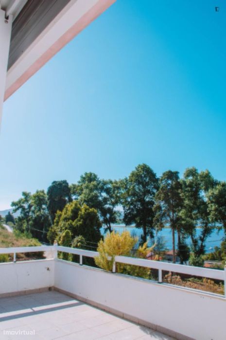 Apartamento com 4 quartos - localizado em Viana do castelo