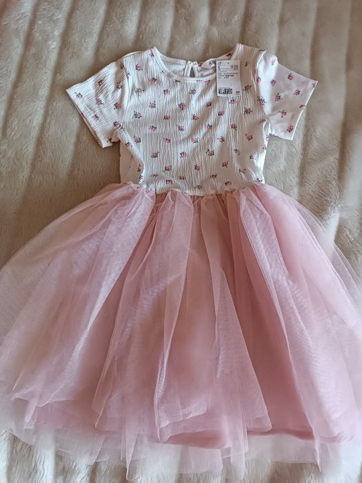 Vestidos menina NOVOS  t8/10