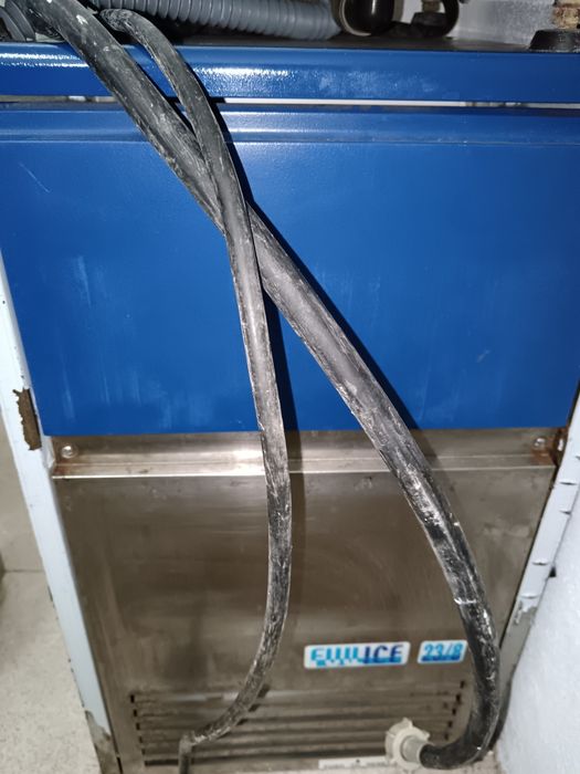 Máquina de fazer gelo