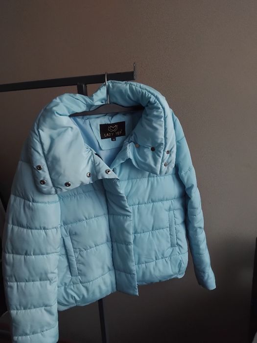 Куртка жіноча голубого кольору