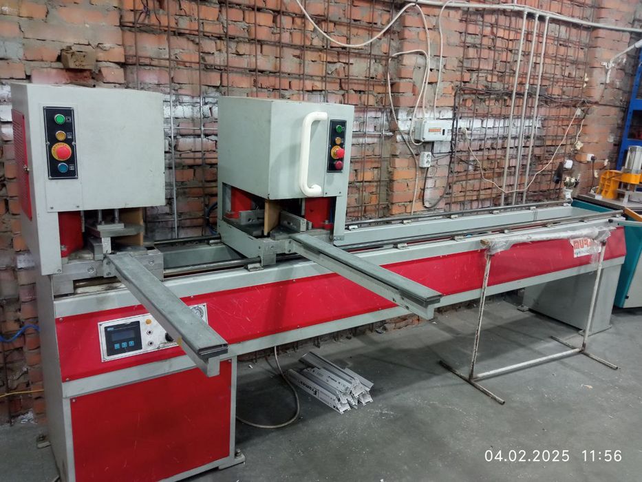 Обладнання для виробництва метало-пластикових вікон. Харків.