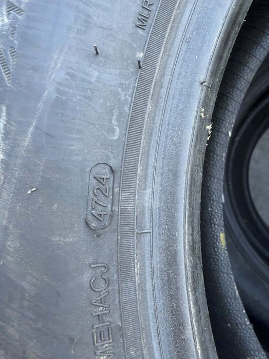 Komplet opon 235/60R18